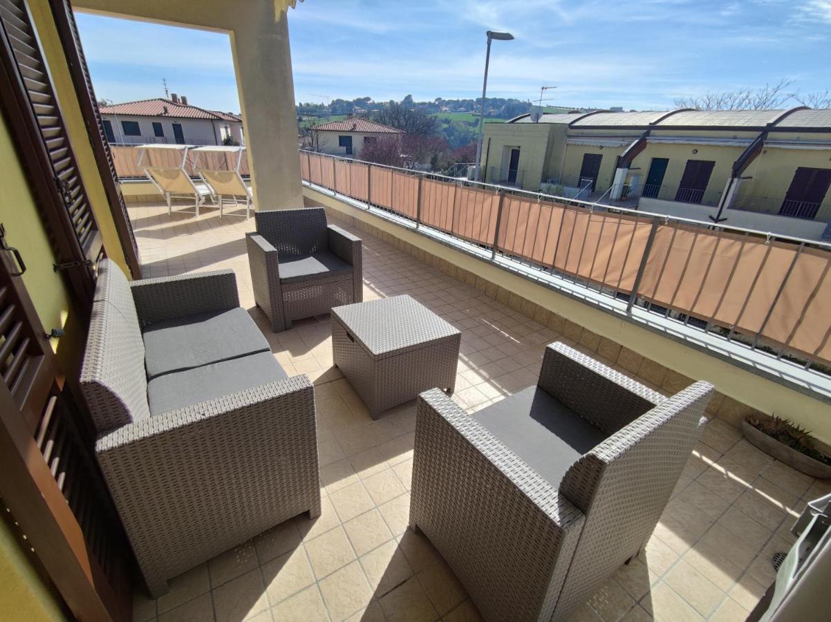 Appartamento L'Azalea - A Due Passi Da Numana Con Grande Terrazzo E Piscina Condominiale Stagionale Sirolo Exterior foto